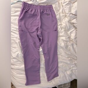 FIGS Evans Petite Skinny Scrub Pants NWT LILAC DAWN